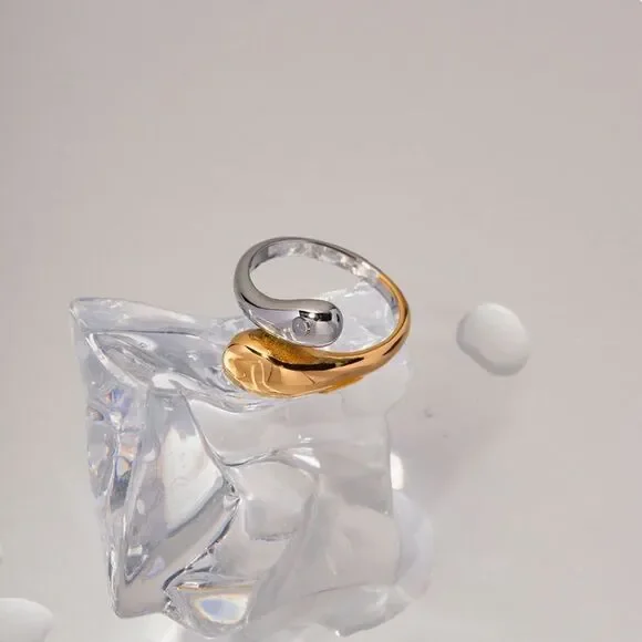 Samantha 18K Gold-Plated Adjustable Ring Retail $58.00 - Picture 5 of 9